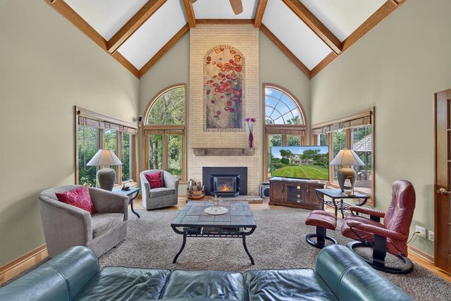 10504 N Haddonstone PLACE, Mequon, WI 53092