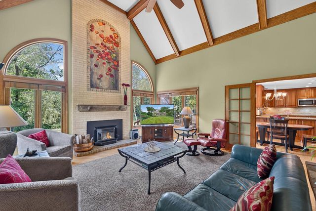 10504 N Haddonstone PLACE, Mequon, WI 53092