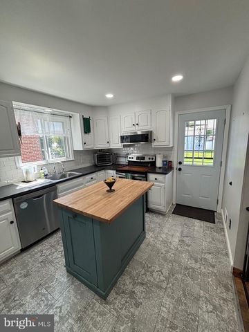 1920 SUNBERRY RD, Baltimore, MD 21222