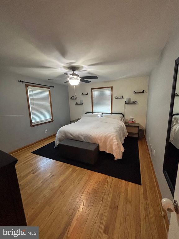Image 10 of property listing at 1920 SUNBERRY RD, Baltimore, MD 21222