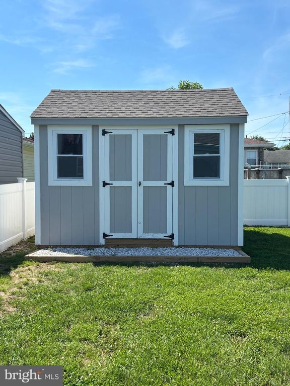 Image 30 of property listing at 1920 SUNBERRY RD, Baltimore, MD 21222