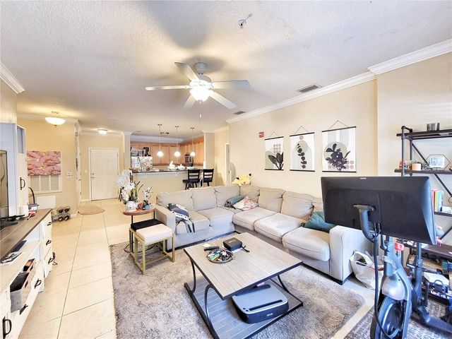 1185 SW 9TH ROAD 105, Gainesville, FL 32601