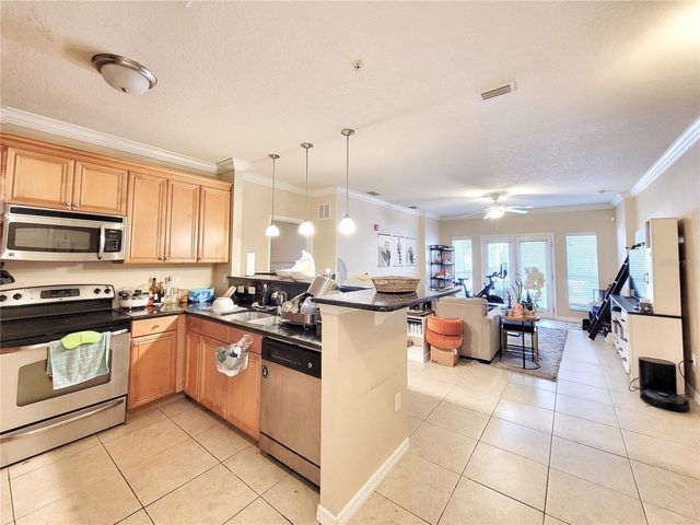 1185 SW 9TH ROAD 105, Gainesville, FL 32601