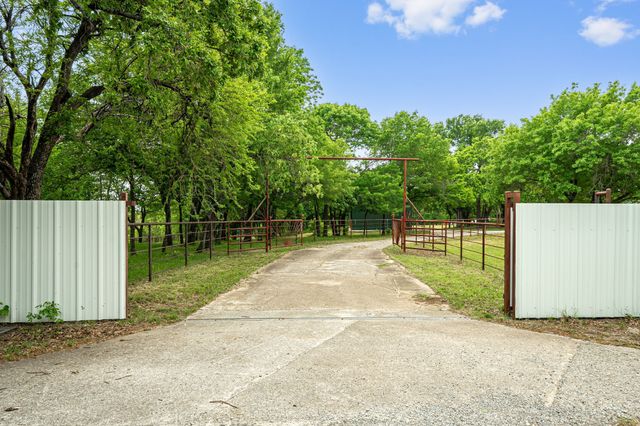 2928 Stickhorse Lane, Mckinney, TX 75071