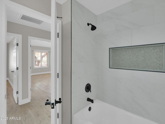 9437 E CHAMPAGNE Drive, Sun Lakes, AZ 85248