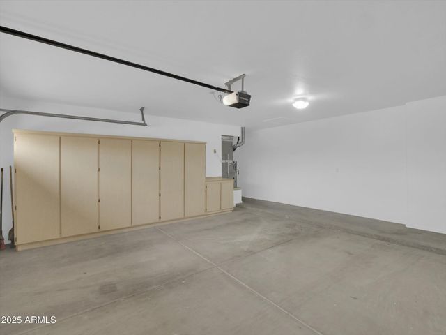 9437 E CHAMPAGNE Drive, Sun Lakes, AZ 85248