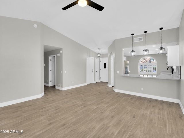 9437 E CHAMPAGNE Drive, Sun Lakes, AZ 85248