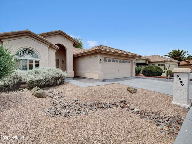 9437 E CHAMPAGNE Drive, Sun Lakes, AZ 85248