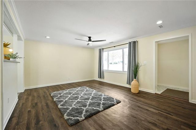 7601 High Grove Road, Grandview, MO 64030