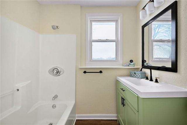 7601 High Grove Road, Grandview, MO 64030