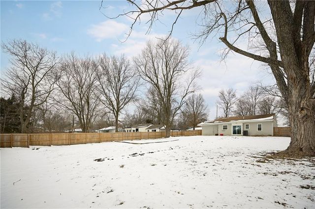 7601 High Grove Road, Grandview, MO 64030