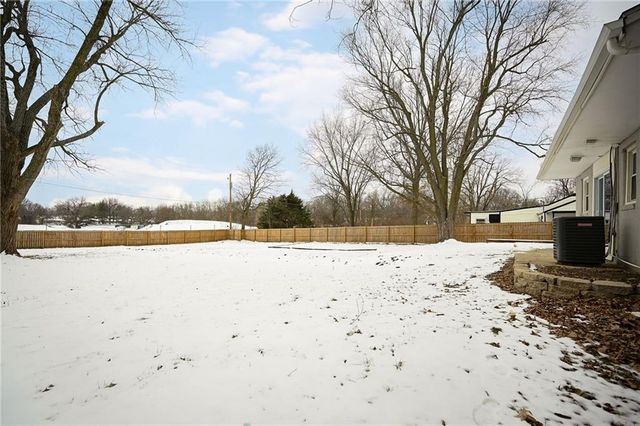 7601 High Grove Road, Grandview, MO 64030