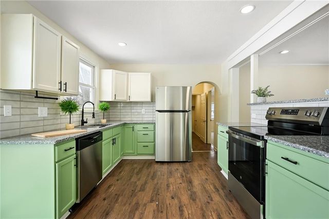 7601 High Grove Road, Grandview, MO 64030