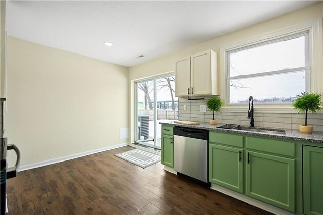 7601 High Grove Road, Grandview, MO 64030