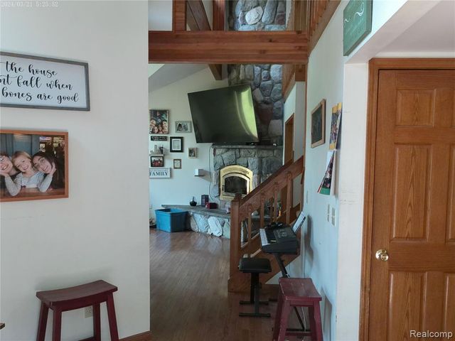 6140 Mcguire Road, Fenton, MI 48430