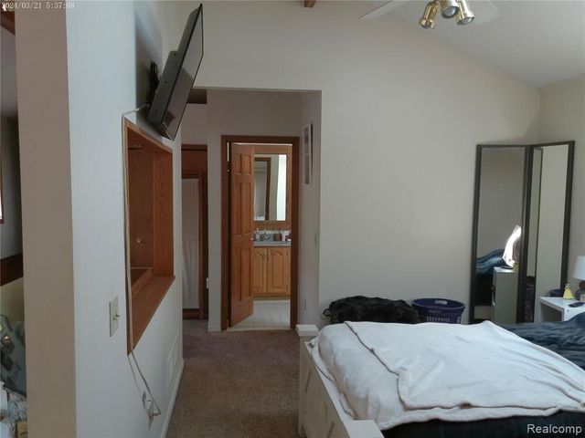 6140 Mcguire Road, Fenton, MI 48430