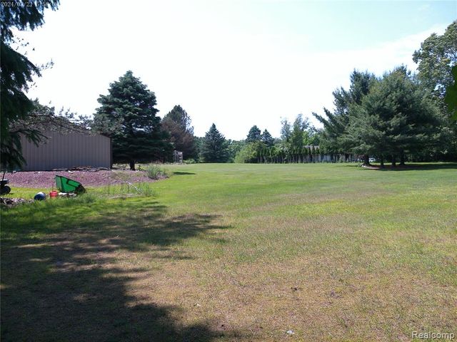 6140 Mcguire Road, Fenton, MI 48430