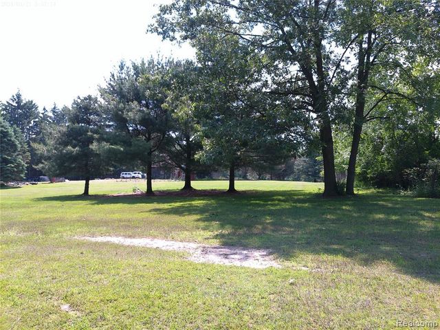 6140 Mcguire Road, Fenton, MI 48430