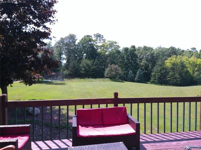 6140 Mcguire Road, Fenton, MI 48430