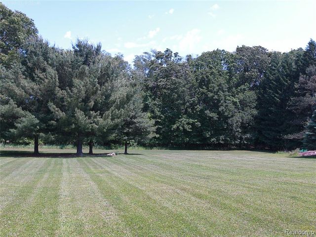 6140 Mcguire Road, Fenton, MI 48430