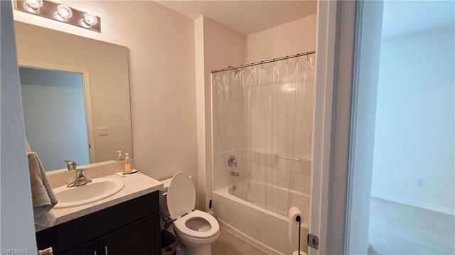 8705 Swell Brooks CT, North Fort Myers, FL 33917