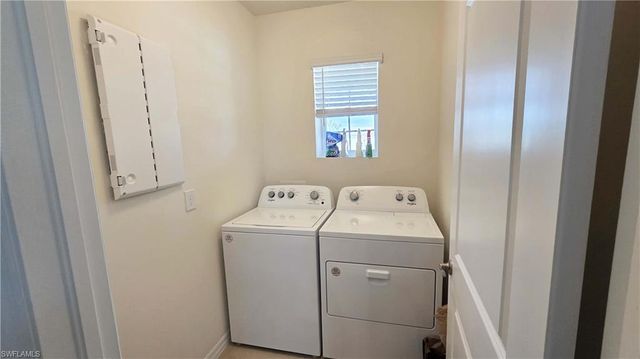 8705 Swell Brooks CT, North Fort Myers, FL 33917