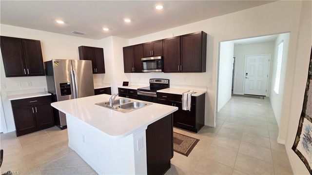 8705 Swell Brooks CT, North Fort Myers, FL 33917