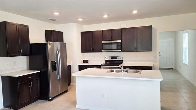 8705 Swell Brooks CT, North Fort Myers, FL 33917