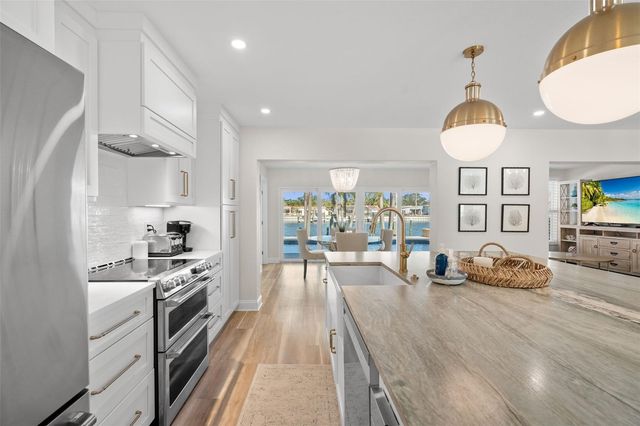 280 N JULIA CIRCLE, St Pete Beach, FL 33706