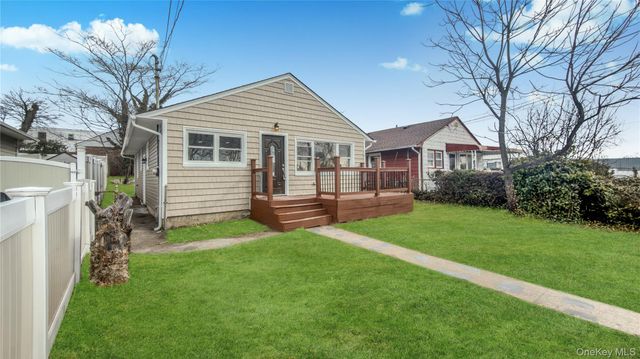 27 Sewell Street, Hempstead, NY 11550