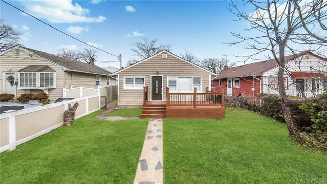 27 Sewell Street, Hempstead, NY 11550