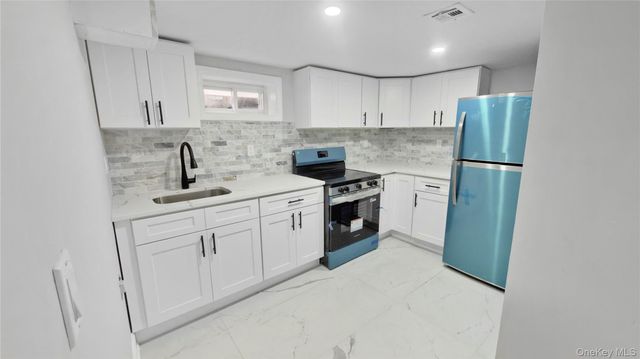 27 Sewell Street, Hempstead, NY 11550