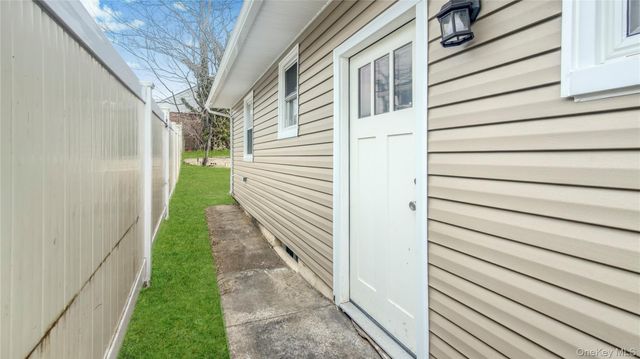 27 Sewell Street, Hempstead, NY 11550