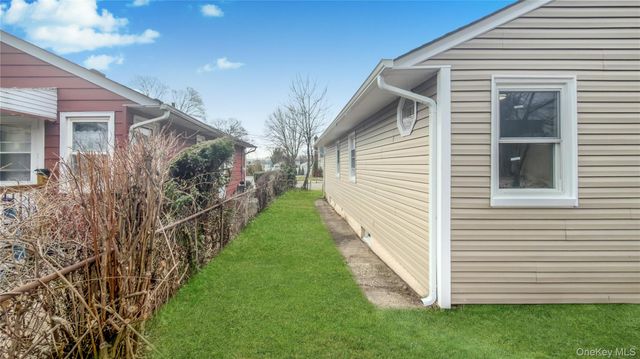 27 Sewell Street, Hempstead, NY 11550