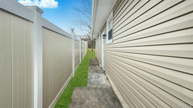 27 Sewell Street, Hempstead, NY 11550