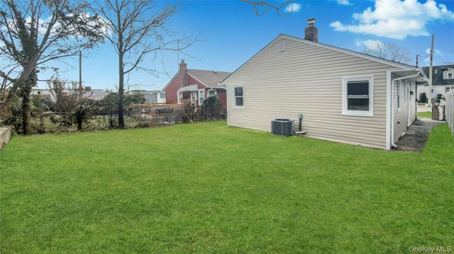 27 Sewell Street, Hempstead, NY 11550