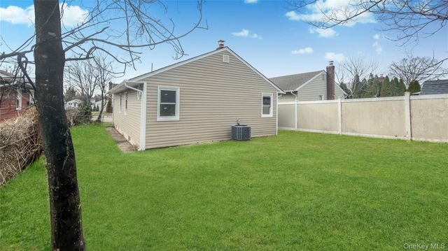 27 Sewell Street, Hempstead, NY 11550