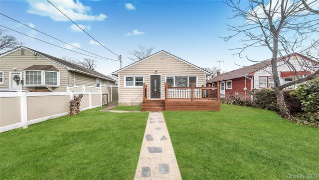 27 Sewell Street, Hempstead, NY 11550