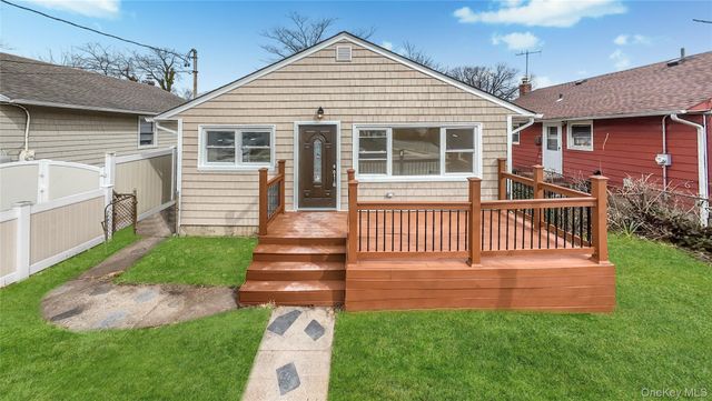 27 Sewell Street, Hempstead, NY 11550