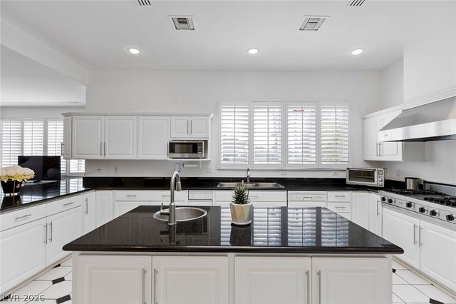 1533 Westwood Drive, Las Vegas, NV 89102