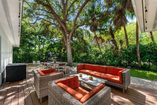 13575 SW 72nd Ct, Pinecrest, FL 33156