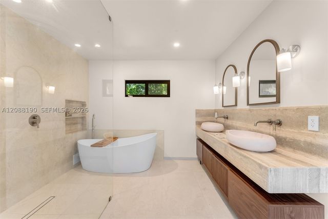 13575 SW 72nd Ct, Pinecrest, FL 33156