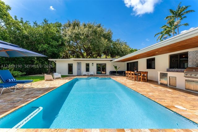 13575 SW 72nd Ct, Pinecrest, FL 33156