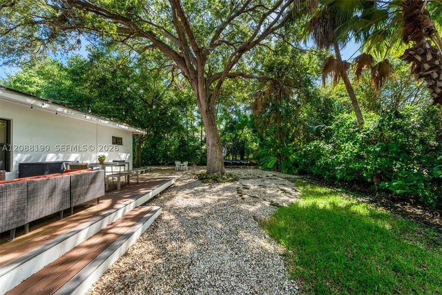 13575 SW 72nd Ct, Pinecrest, FL 33156