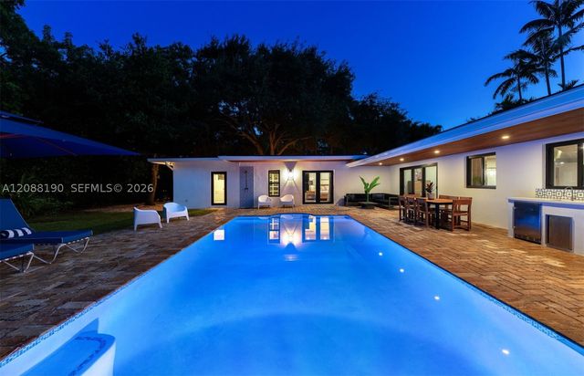 13575 SW 72nd Ct, Pinecrest, FL 33156