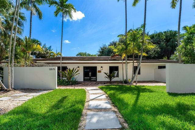 13575 SW 72nd Ct, Pinecrest, FL 33156