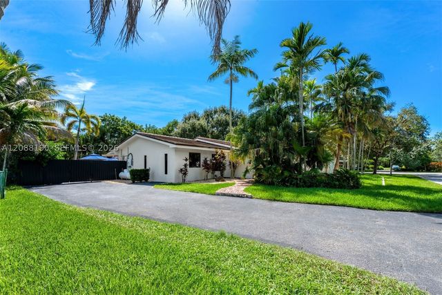 13575 SW 72nd Ct, Pinecrest, FL 33156