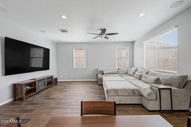 1815 W COTTONWOOD Lane, Phoenix, AZ 85045