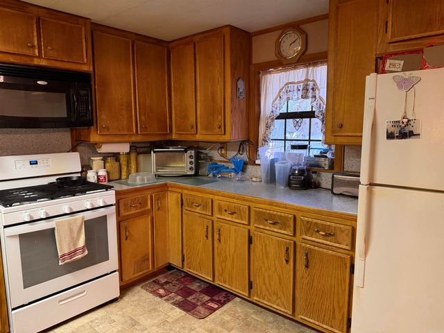 516 Polk Road 40, Hatfield, AR 71945