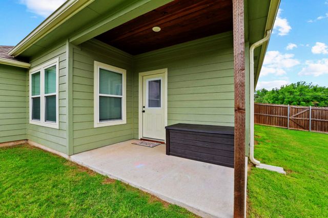 1512 Kennedy Street, Bonham, TX 75418